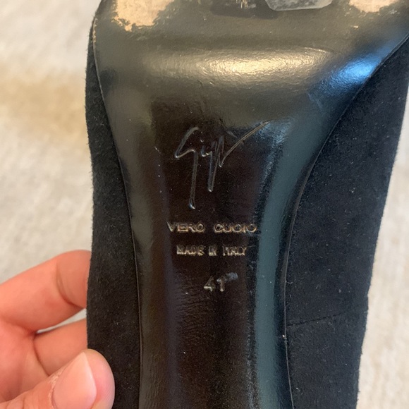 Suede black heals - Picture 5 of 6